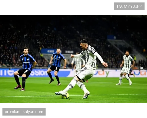 国际米兰客场4-3险胜科莫，小图拉姆与邓弗里斯双双梅开二度